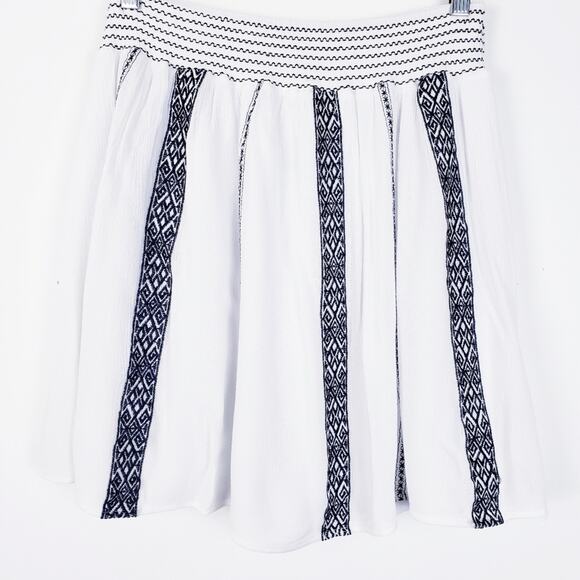 Alya  White Gauze Navy Embroidered Skater Skirt‎ Size Large Fully lined - Picture 1 of 10